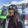 Portrait d'une adolescente après son cours de ski