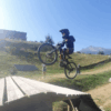 Jeune garçon en pleine seance de BMX à Aussois