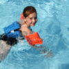 Activité piscine à la colo
