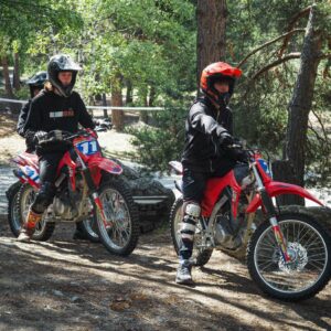 Ados en stage moto