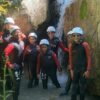 Groupe d'ados en journee canyoning en Savoie
