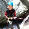 Ados qui descent en rappel durant sa seance de Canyoning