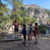 Groupe d'ados et pre-ados à une apres midi accrobranche avec la colo