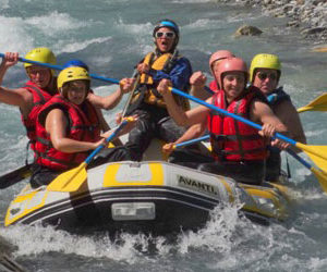 Activité en eaux vives pour les ados : rafting, canyoning, ruisseling avec Neige et Soleil les colonies de vacances