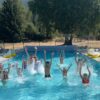 Groupe d'enfants à la piscine de la colo à Bramans